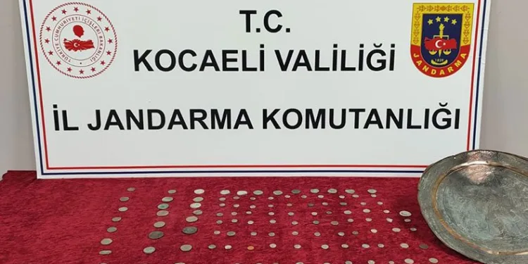 Aracında 107 sikkeyle yakalandı
