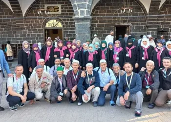 Fındık para edince umreye gittiler