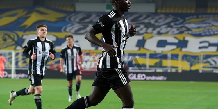 Vincent Aboubakar: “Türkiye’de Beşiktaş’tan başka takımda oynamam”