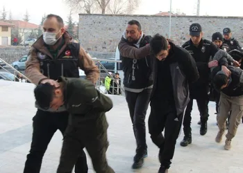 “Kökünü kurutma operasyonunda” 33 kişi adliyede