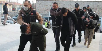 “Kökünü kurutma operasyonunda” 33 kişi adliyede