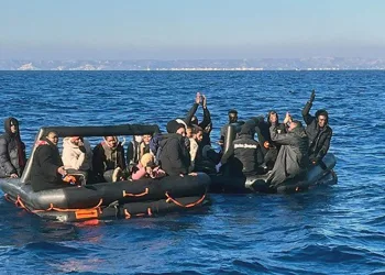 Yunanistan’ın ölüme ittiği 82 göçmen kurtarıldı