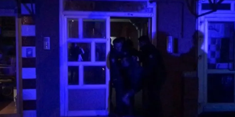 Eşini bulamayınca rastgele ateş açtı