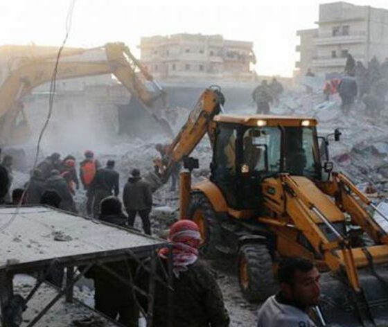 Halep'te bina çöktü: 10 ölü