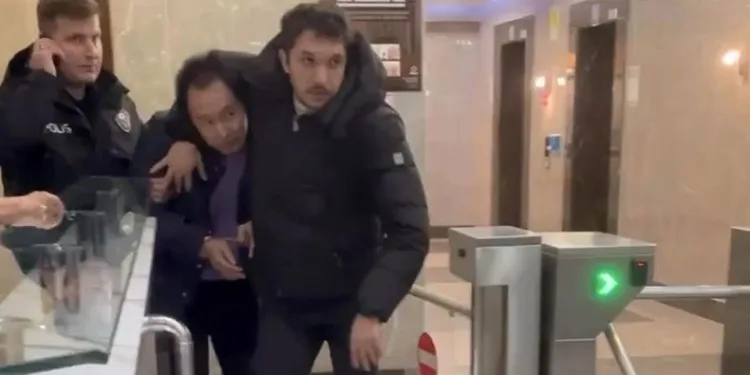 Köpeğe şiddet uyguladı, hayvanseverlerden kurtulamadı