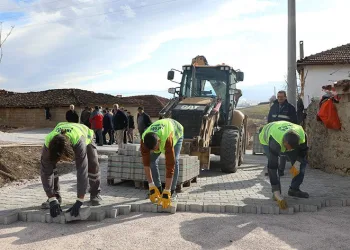 Sokaklar parke taşla kaplanıyor