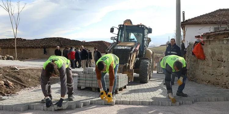 Sokaklar parke taşla kaplanıyor