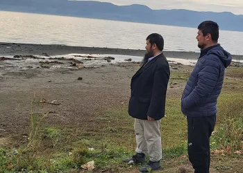 İznik Gölü’nde kaybolan teknelerini arıyorlar