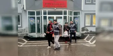 Suçüstü yakalanan hırsızlar tutuklandı