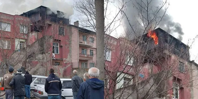 Çatı katı alevlere teslim oldu