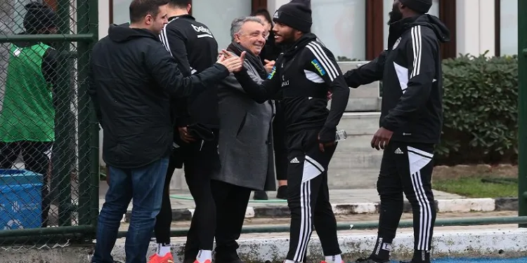 Beşiktaş’ta Kasımpaşa maçı hazırlıklarını Başkan Çebi de takip etti