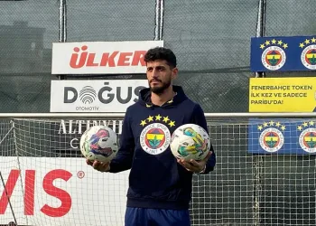 Fenerbahçe’nin yeni transferi Samet Akaydin: “Yurt dışından da teklif geldi, Fenerbahçe’yi tercih ettim”
