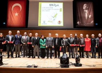Nilüfer Belediyesi personeli başarısını ödülle taçlandırdı