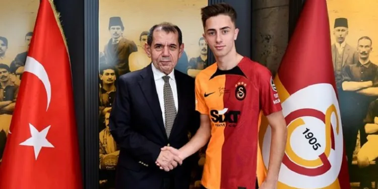 Galatasaray, Özgür Baran Aksaka’nın sözleşmesini 2026’ya kadar uzattı