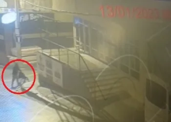 Bursa’da çaldıkları çelik kasayı bebek arabasıyla götürdüler
