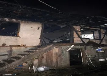 Kalorifer kazanı patladı, alevler geceyi aydınlattı