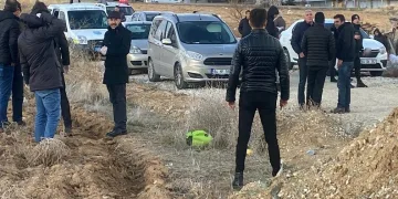 Çanta içerisinde bulunan ölü bebeğin anne ve babası tutuklandı