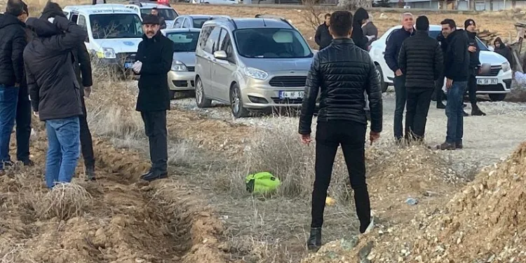 Çanta içerisinde bulunan ölü bebeğin anne ve babası tutuklandı
