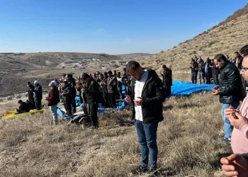 Köylüler kar duasına çıktı