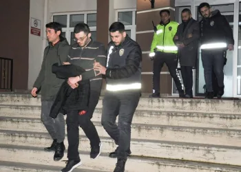 Sahte kimlik şebekesi çökertildi