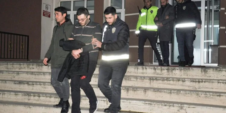 Sahte kimlik şebekesi çökertildi