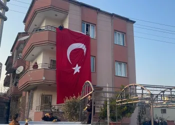 Şehit ateşi Hatay’a düştü, baba evine Türk bayrakları asıldı