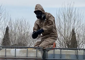 2 tır dolusu plastik tanklardan kimyasal atık çıktı