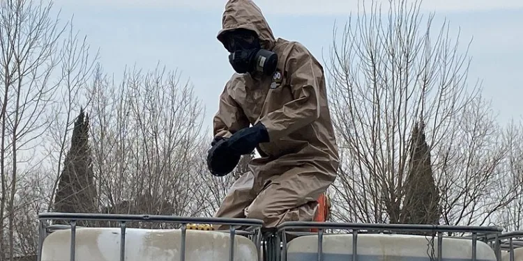 2 tır dolusu plastik tanklardan kimyasal atık çıktı