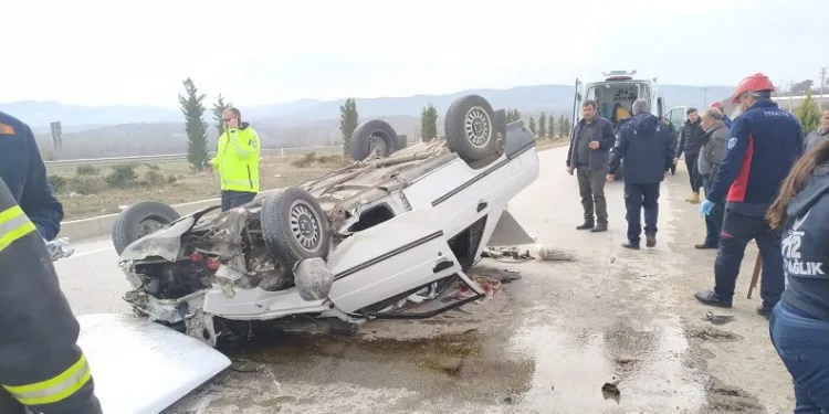 Gediz’de trafik kazası: 3 yaralı