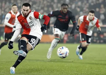 Orkun Kökçü, Feyenoord’u sırtlıyor