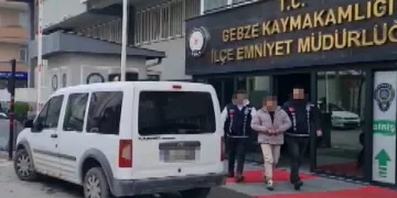 İş yeri hırsızı yakayı ele verdi