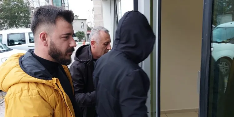 Konteyner evden buzdolabı çalanlar yakalandı