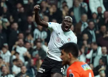 Aboubakar 677 gün sonra Vodafone Park’ta sahaya çıktı