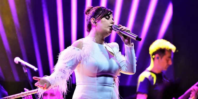 Merve Özbey’den Bursa’da arabesk gecesi