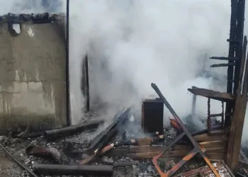 Yalova Esenköy’de baraka yangını