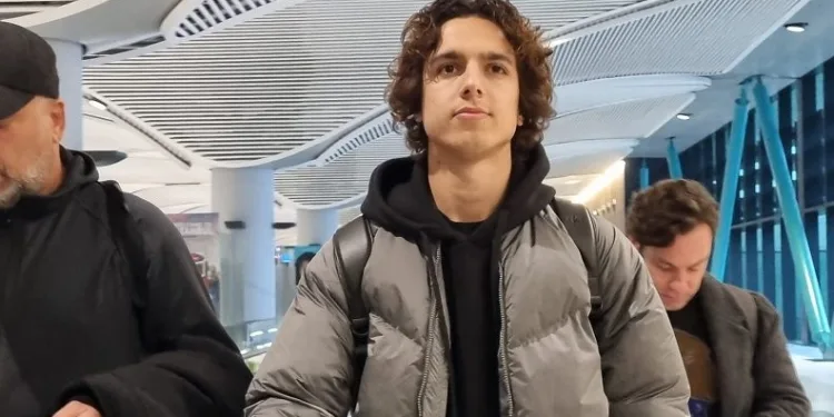Fenerbahçe’nin yeni transferi Emre Demir İstanbul’a geldi