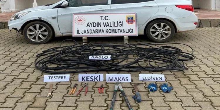 Kablo hırsızları suçüstü yakalandı