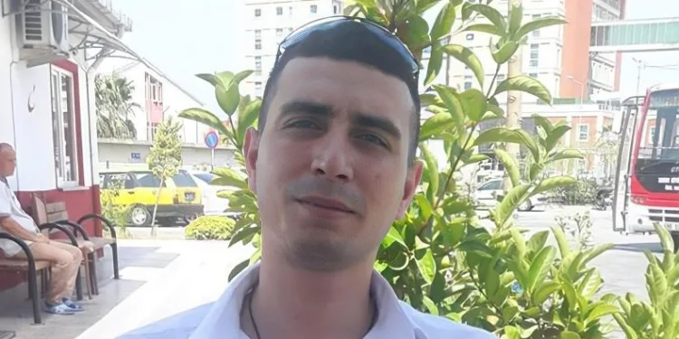 Annesini darp eden ağabeyini öldürdü