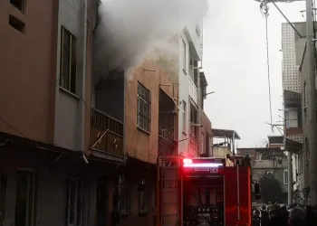 2 farklı dairede yangın paniği