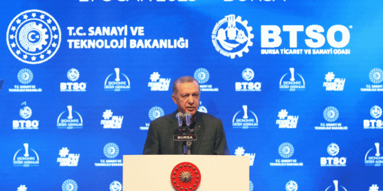 Cumhurbaşkanı Erdoğan: “Önce iş dünyası tepki vermeliydi”