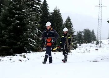 Enerjinin kahramanları Uludağ’da kar mesaisinde