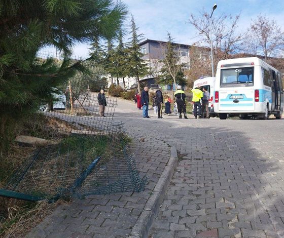 Bursa'da minibüsten atlayan kadın yaralandı