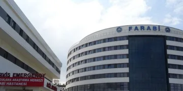 Başörtülü doktor ameliyata alınmadı iddiası