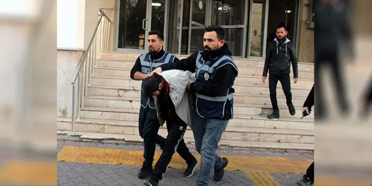 Kayseri’de hırsızın bavula girmediği kaldı