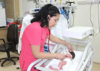 Cami kapısında terk edilmiş bebek bulundu