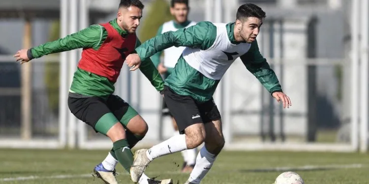 Bursaspor, U19 takımı ile hazırlık maçı yaptı