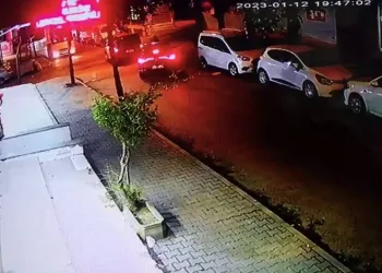 Vicdansız sürücü yaşlı adama çarpıp kaçtı