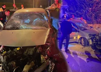 Duvara çarpan otomobil hurdaya döndü