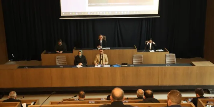 İnegöl’de yeni yılın ilk meclisi yeni binada yapıldı