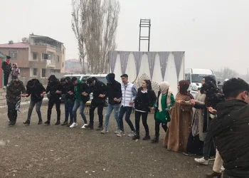 Iğdır’da kar altında düğün